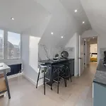 1 Bedroom Penthouse Apartment - Shoreditch, London By The Perfect Stay