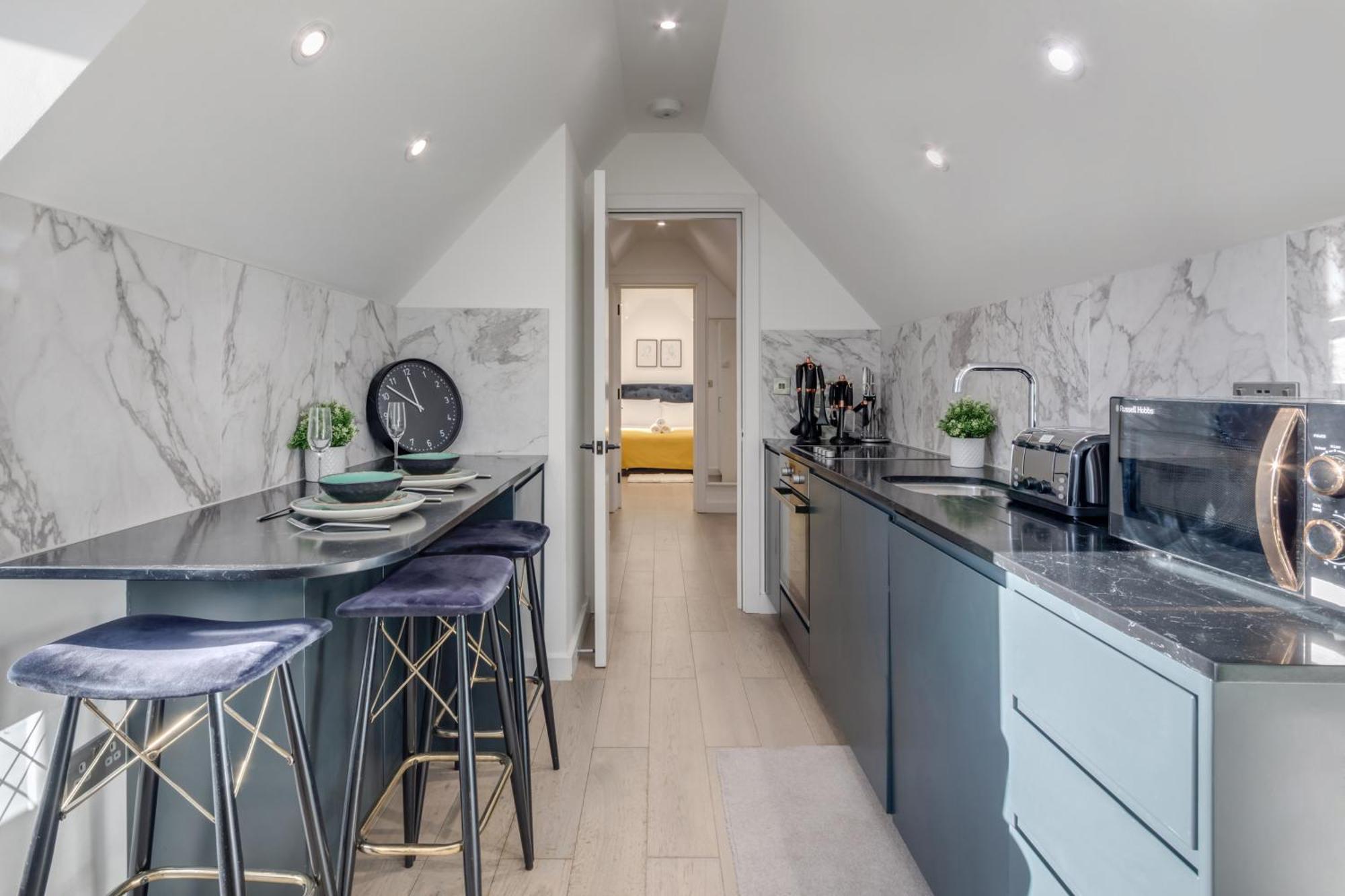 1 Bedroom Penthouse - Shoreditch, By The Perfect Apartment