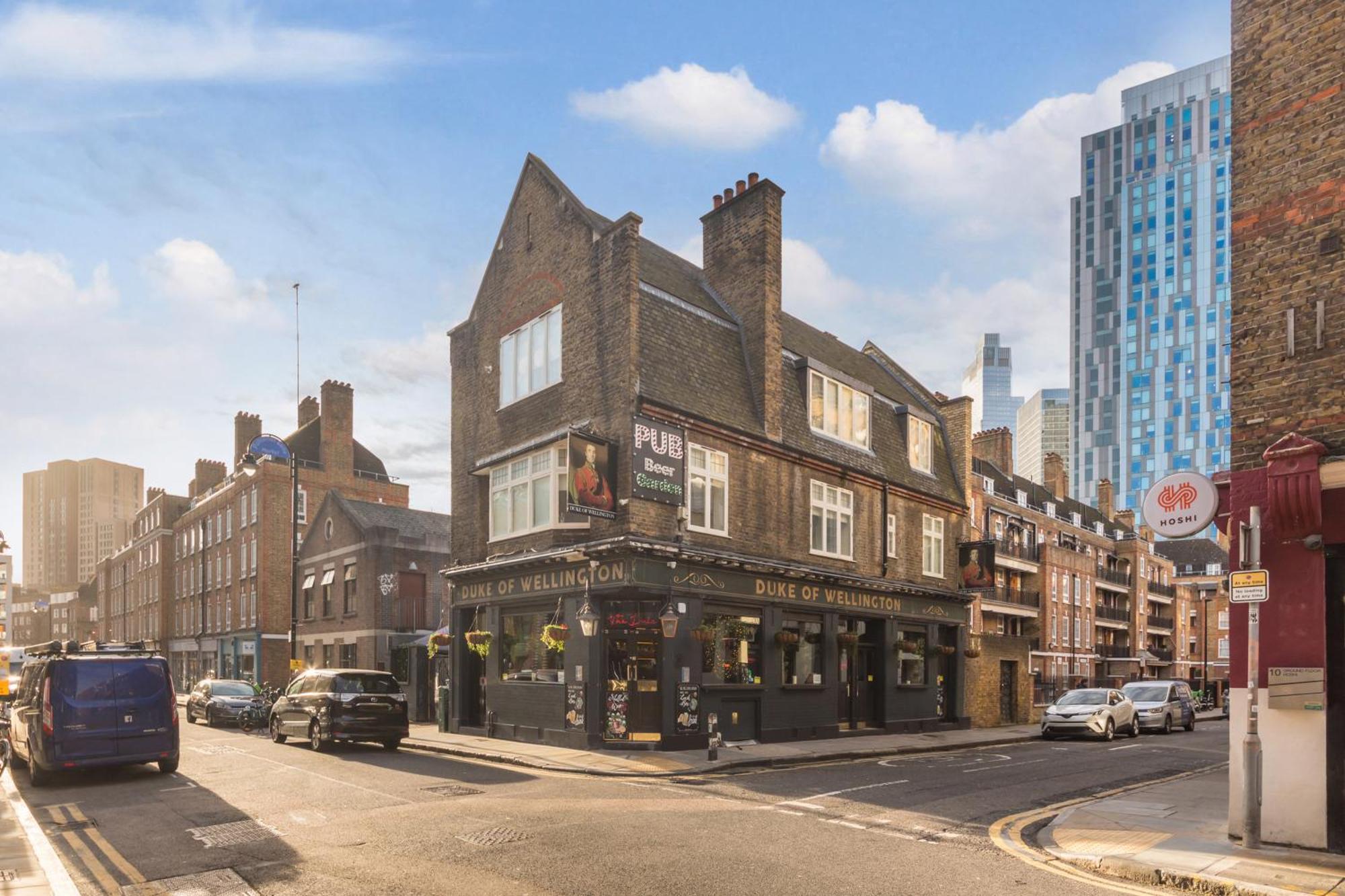 Apartment 1 Bedroom Penthouse - Shoreditch, By The Perfect *