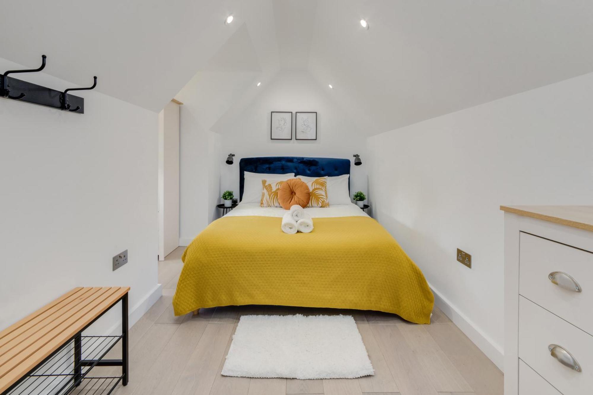 1 Bedroom Penthouse - Shoreditch, By The Perfect London