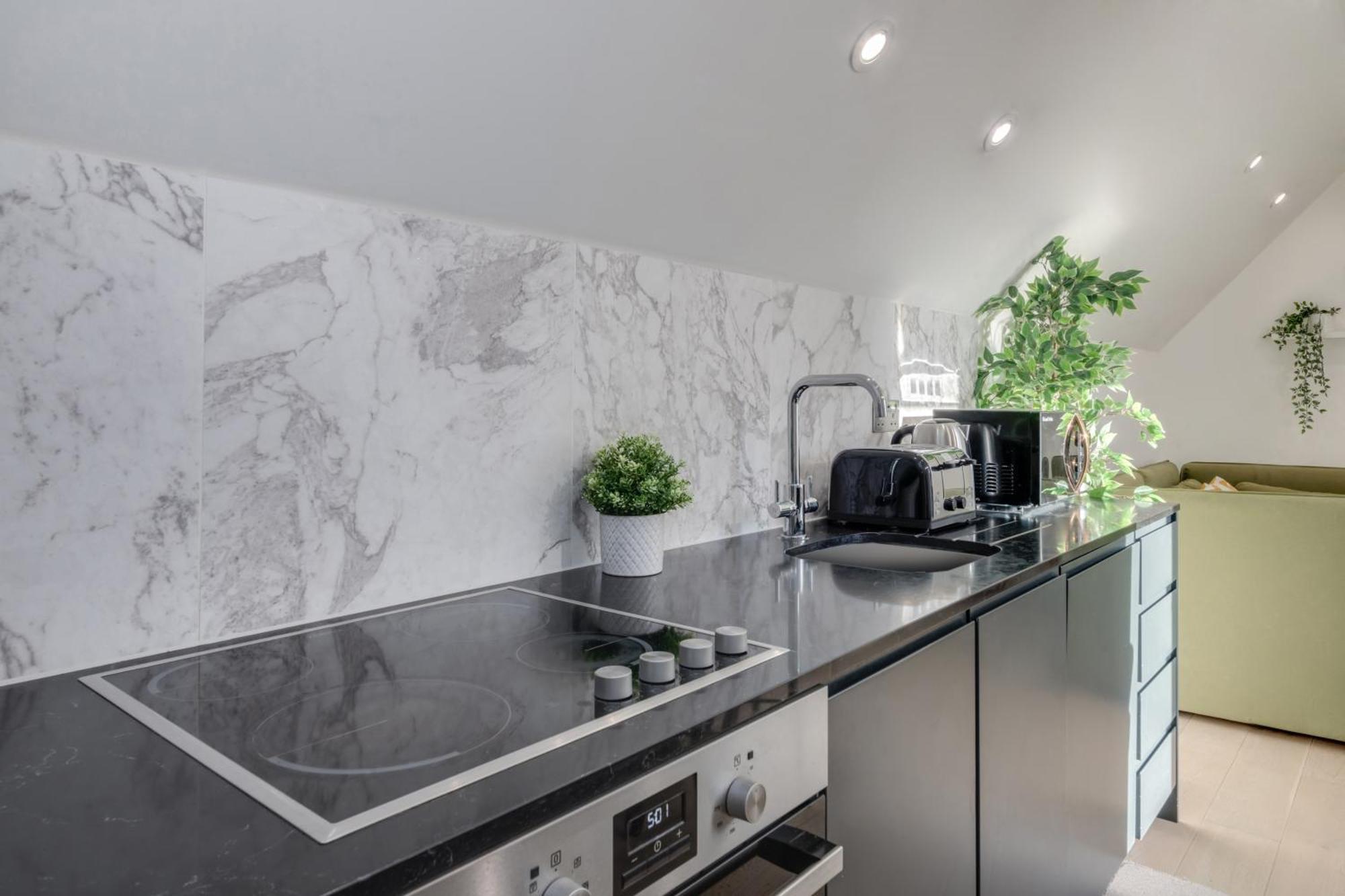 Apartment 1 Bedroom Penthouse - Shoreditch, By The Perfect *