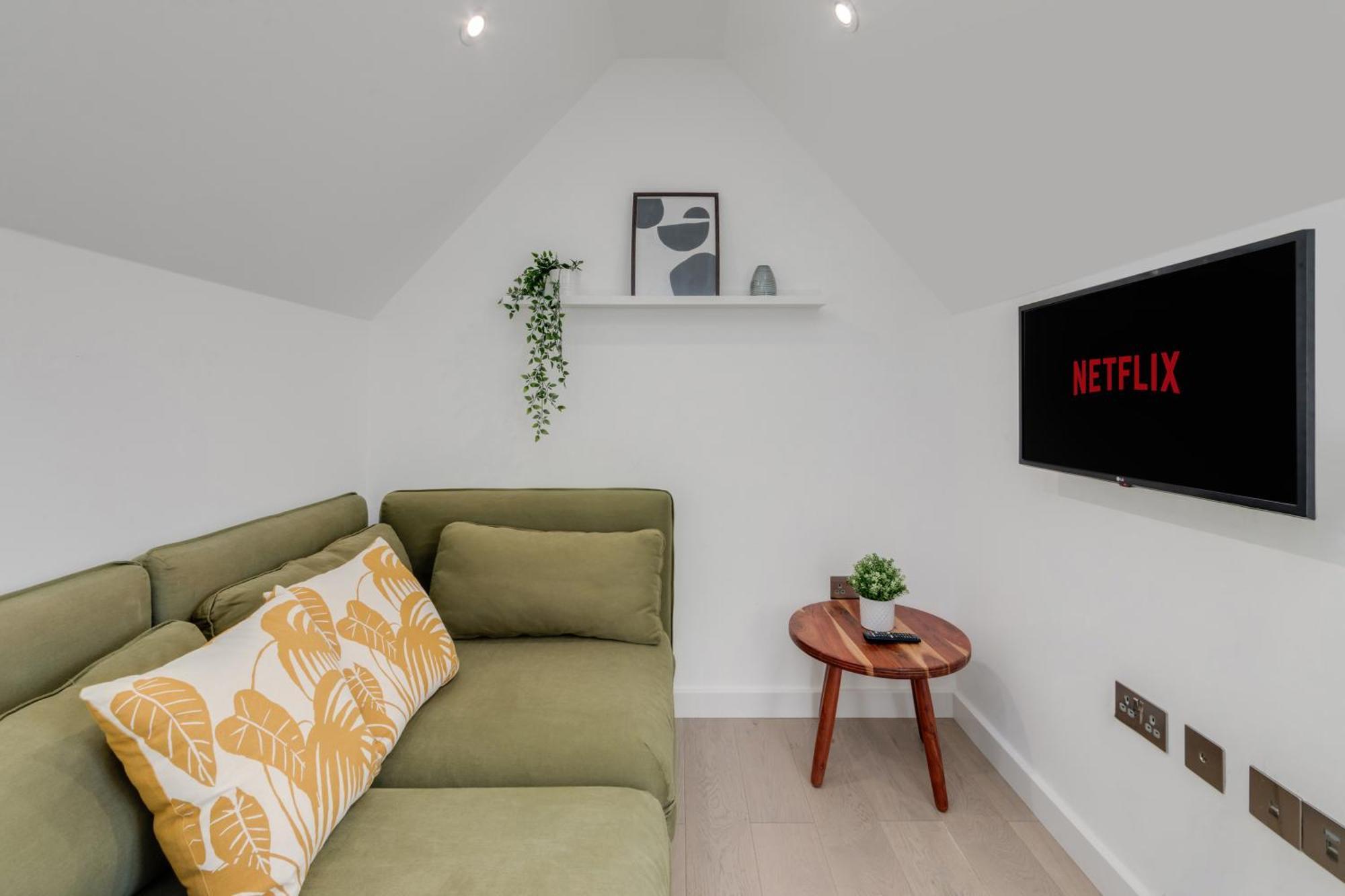 Apartment 1 Bedroom Penthouse - Shoreditch, By The Perfect