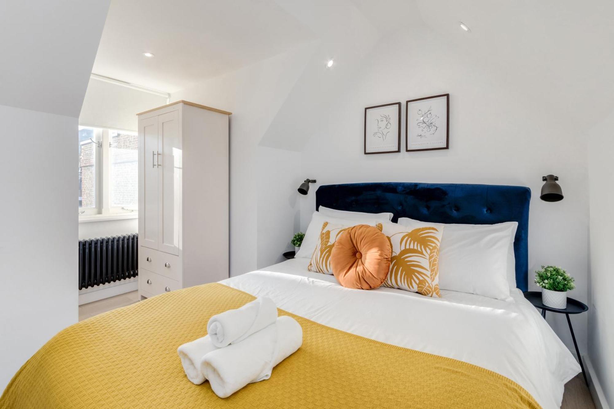 Apartment 1 Bedroom Penthouse - Shoreditch, By The Perfect London